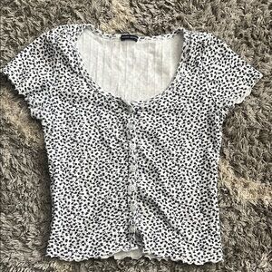Brandy Melville Zelly Top Floral Black and White Button-Up